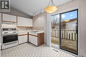 1424 Lombardy Square - Photo 11