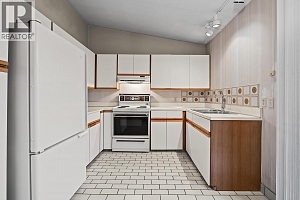 1424 Lombardy Square - Photo 12