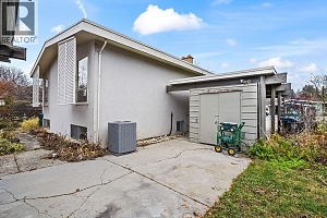 1424 Lombardy Square - Photo 38