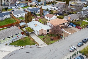 1424 Lombardy Square - Photo 44