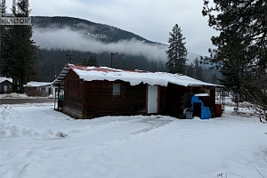 5861 33 Highway - Photo 2