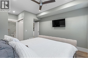 4000 REDSTONE Crescent Unit# 220 - Photo 27