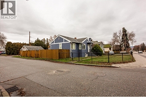 2405 Pandosy Street - Photo 15