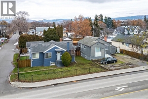 2405 Pandosy Street - Photo 2