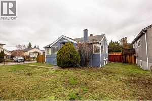 2405 Pandosy Street - Photo 9