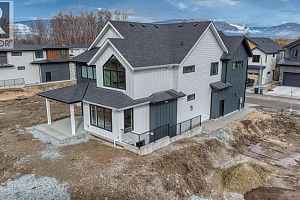 937 Bull Crescent - Photo 7