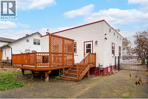 1852 Marshall Street - Photo 15