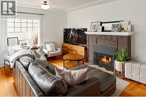 1852 Marshall Street - Photo 3