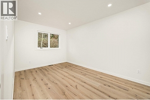 980 Bull Crescent - Photo 29