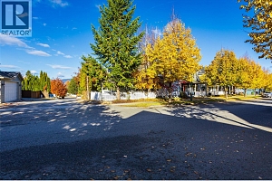 388 MCCARREN Avenue - Photo 3