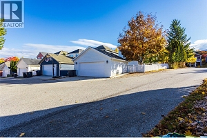 388 MCCARREN Avenue - Photo 37