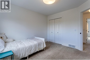 388 MCCARREN Avenue - Photo 45