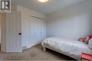 388 MCCARREN Avenue - Photo 47