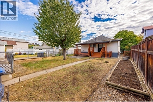 836 Cawston Avenue - Photo 2