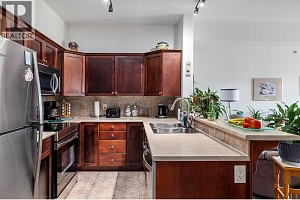 2551 Shoreline Drive Unit# 406 - Photo 8