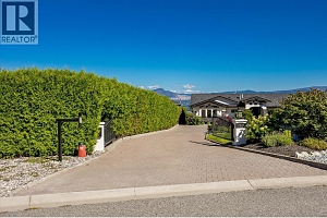 2523 Hillsborough Road - Photo 33