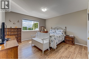 855 8 Avenue - Photo 17