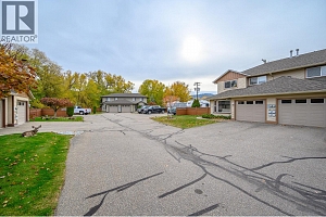 5200 25th Ave Unit# 19 - Photo 3