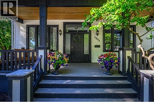 1805 32 Avenue - Photo 2