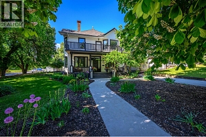 1805 32 Avenue - Photo 3