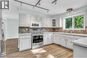 2605 Alberta Court - Photo 6