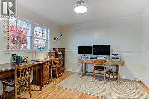 640 ROANOKE Avenue - Photo 11