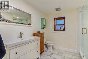 640 ROANOKE Avenue - Photo 42