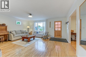 640 ROANOKE Avenue - Photo 8