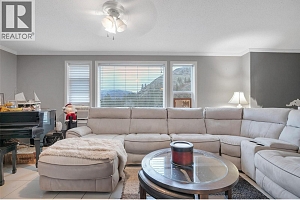 1774 Alec Crescent - Photo 4