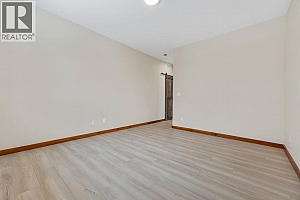 766 Balsam Road - Photo 16