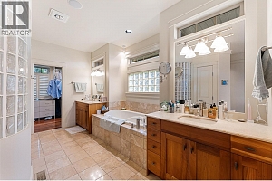 3373 Ridge Boulevard - Photo 22