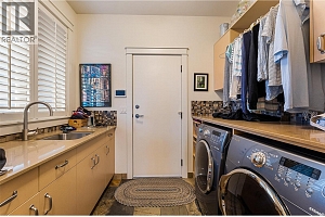 3373 Ridge Boulevard - Photo 30