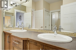 1251 Wilmot Avenue - Photo 39