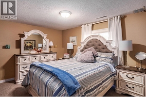 8291 Okanagan Landing Road - Photo 20