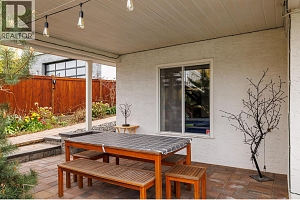 8291 Okanagan Landing Road - Photo 27