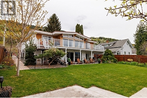 8291 Okanagan Landing Road - Photo 30