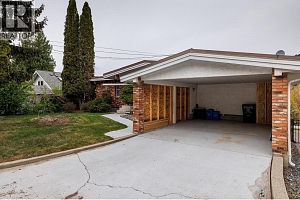 8291 Okanagan Landing Road - Photo 37