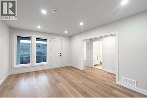 1671 Harbour View Crescent - Photo 30