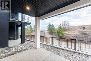 1671 Harbour View Crescent - Photo 32