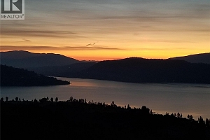 132 Crown Crescent - Photo 3