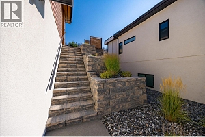 9814 Beacon Hill Crescent - Photo 55