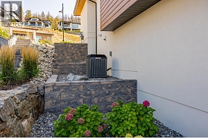 9814 Beacon Hill Crescent - Photo 57