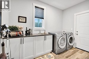 2225 Wilson Avenue - Photo 39