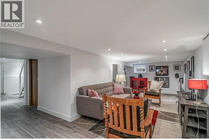 756 Stockwell Avenue - Photo 33