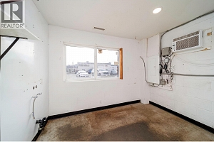 984 Laurel Avenue - Photo 18