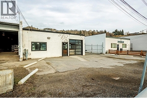 984 Laurel Avenue - Photo 2