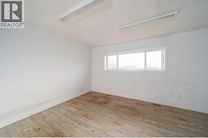 984 Laurel Avenue - Photo 32