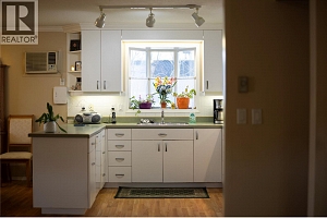 1607 45 Street - Photo 10