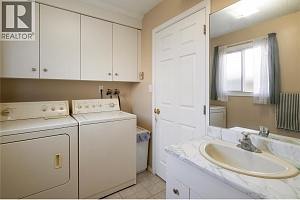 1607 45 Street - Photo 13