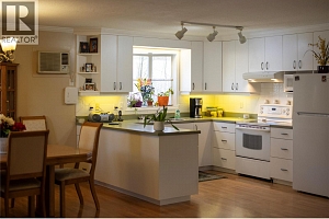 1607 45 Street - Photo 9